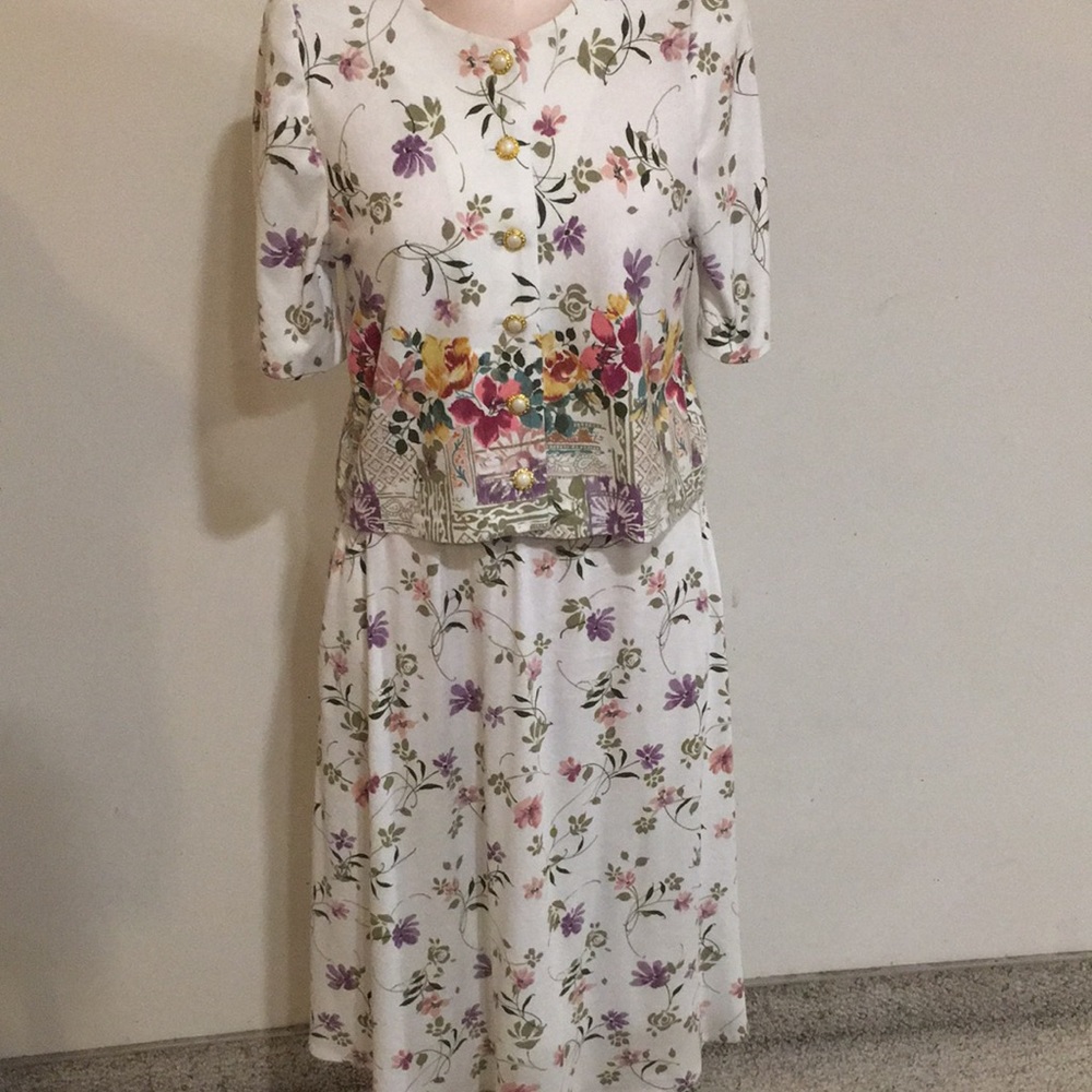Stuart Alan Skirt & Matching Top Size 8 Excellent Condition All Seasons Floral